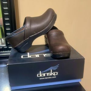 Brown Dansko sz 37